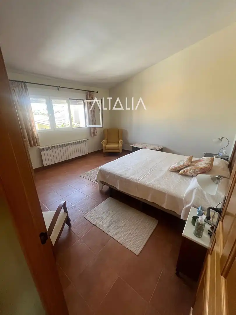 Dormitori de Casa o xalet en venda en Torrejoncillo del Rey amb Calefacció, Terrassa i Alarma