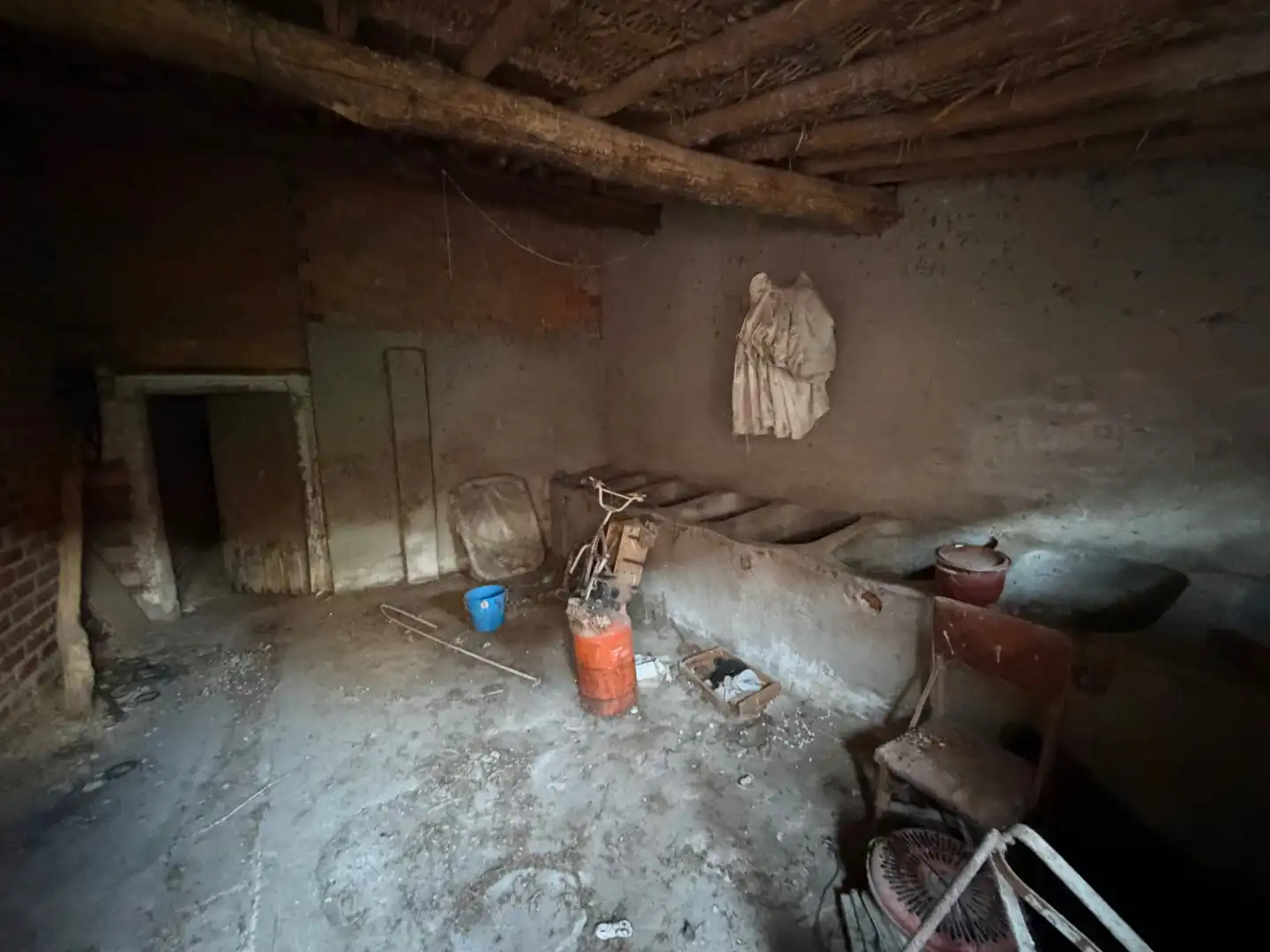 Houses for sale in Carpio  with Storage room and Furnished