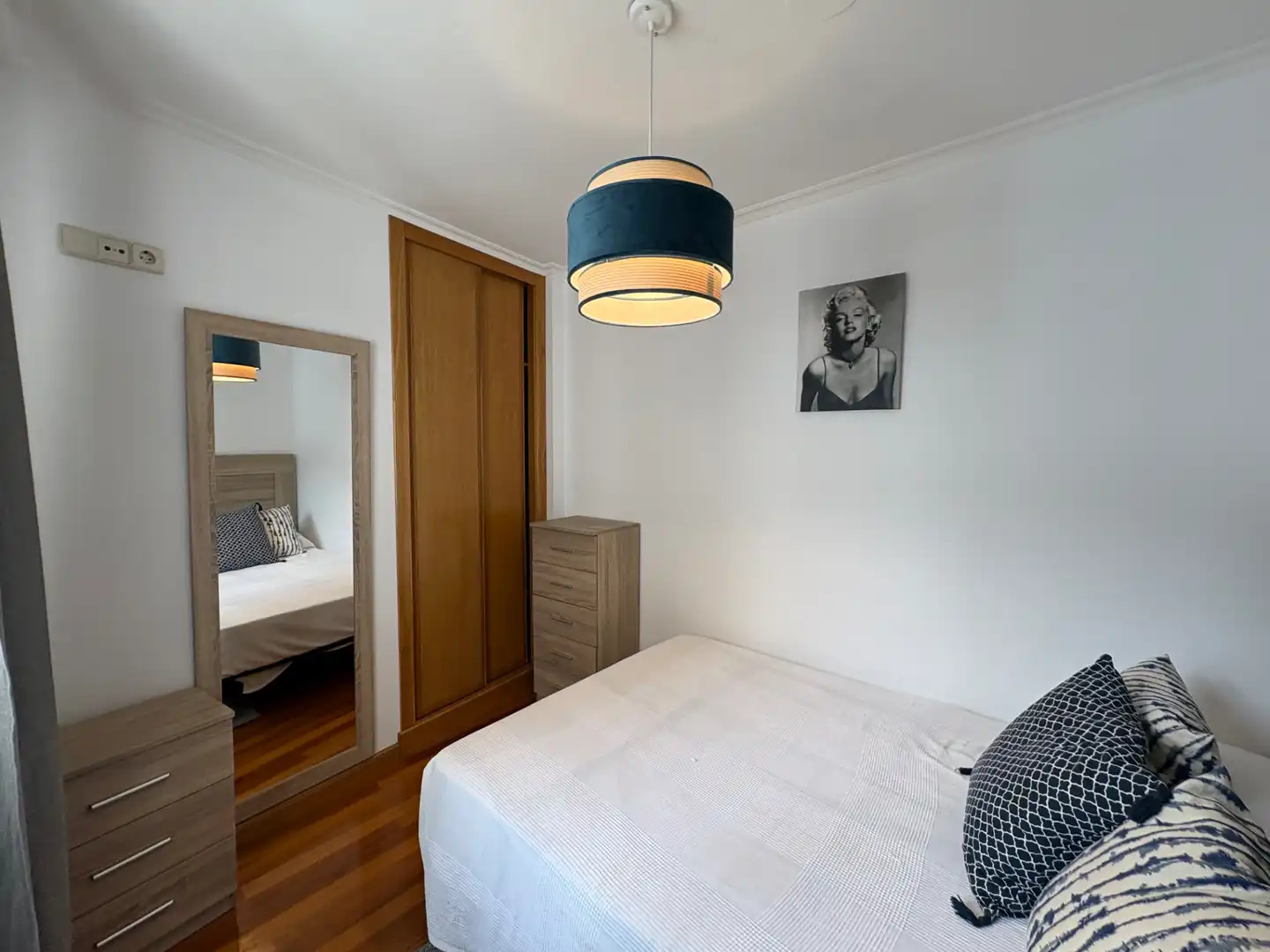 Schlafzimmer von Wohnung zur Miete in Ferrol mit Heizung, Abstellraum und Möbliert