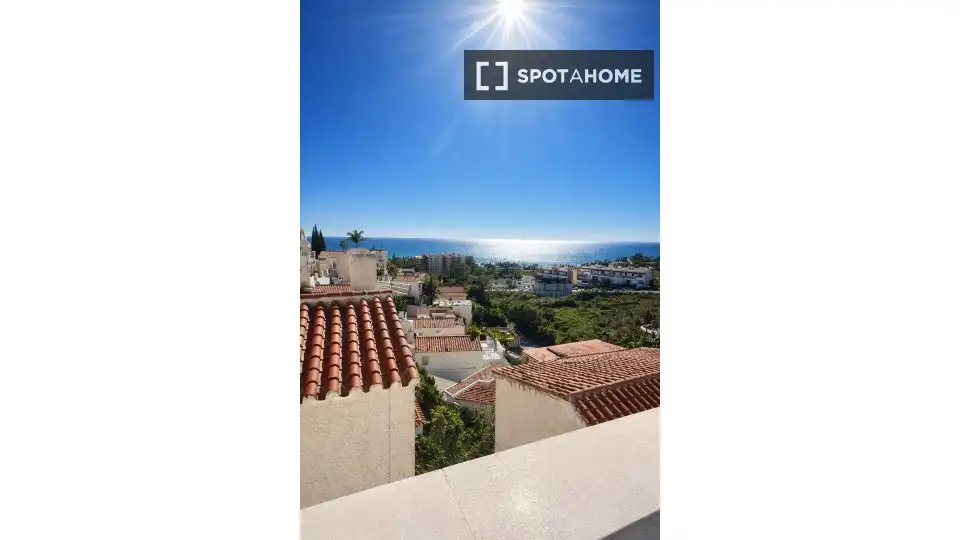 Vista exterior de Apartament per a compartir en Vélez-Málaga amb Aire condicionat, Calefacció i Terrassa