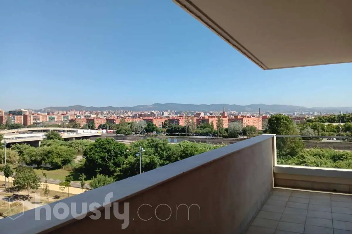 Außenansicht von Wohnung zur Miete in Sant Adrià de Besòs mit Klimaanlage und Balkon