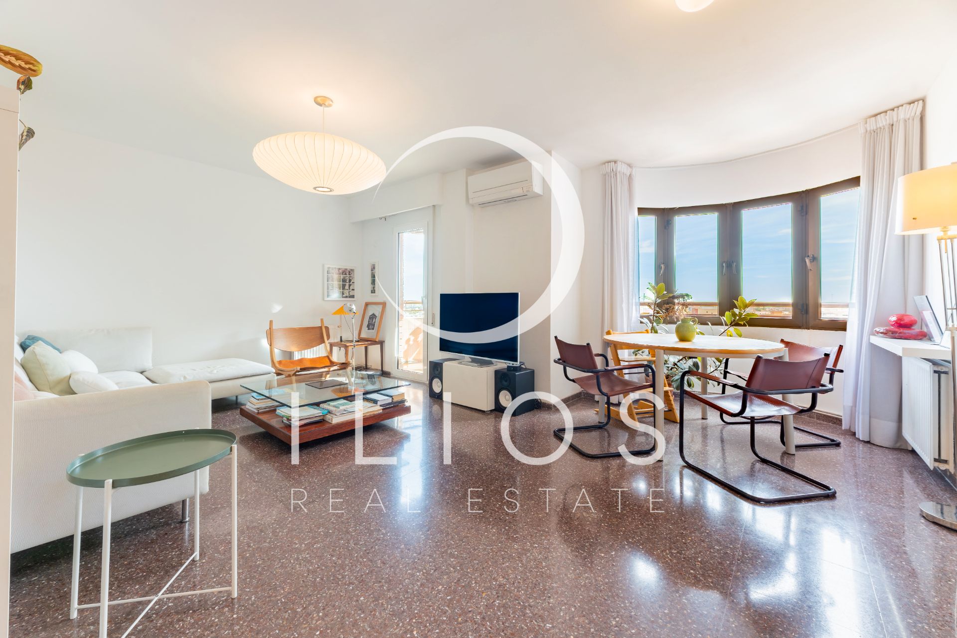 Living room of Flat for sale in  Valencia Capital  with Air Conditioner, Heating and Balcony