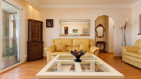 Foto 3 de Apartamento en venta en Calle Alfonso XIII, Puerto Deportivo, Fuengirola