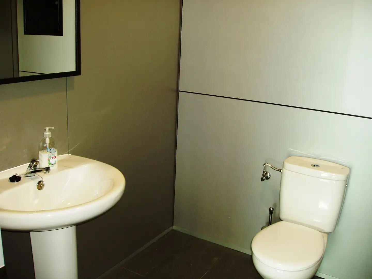 Baño de Oficina de alquiler en Alcantarilla con Aire acondicionado