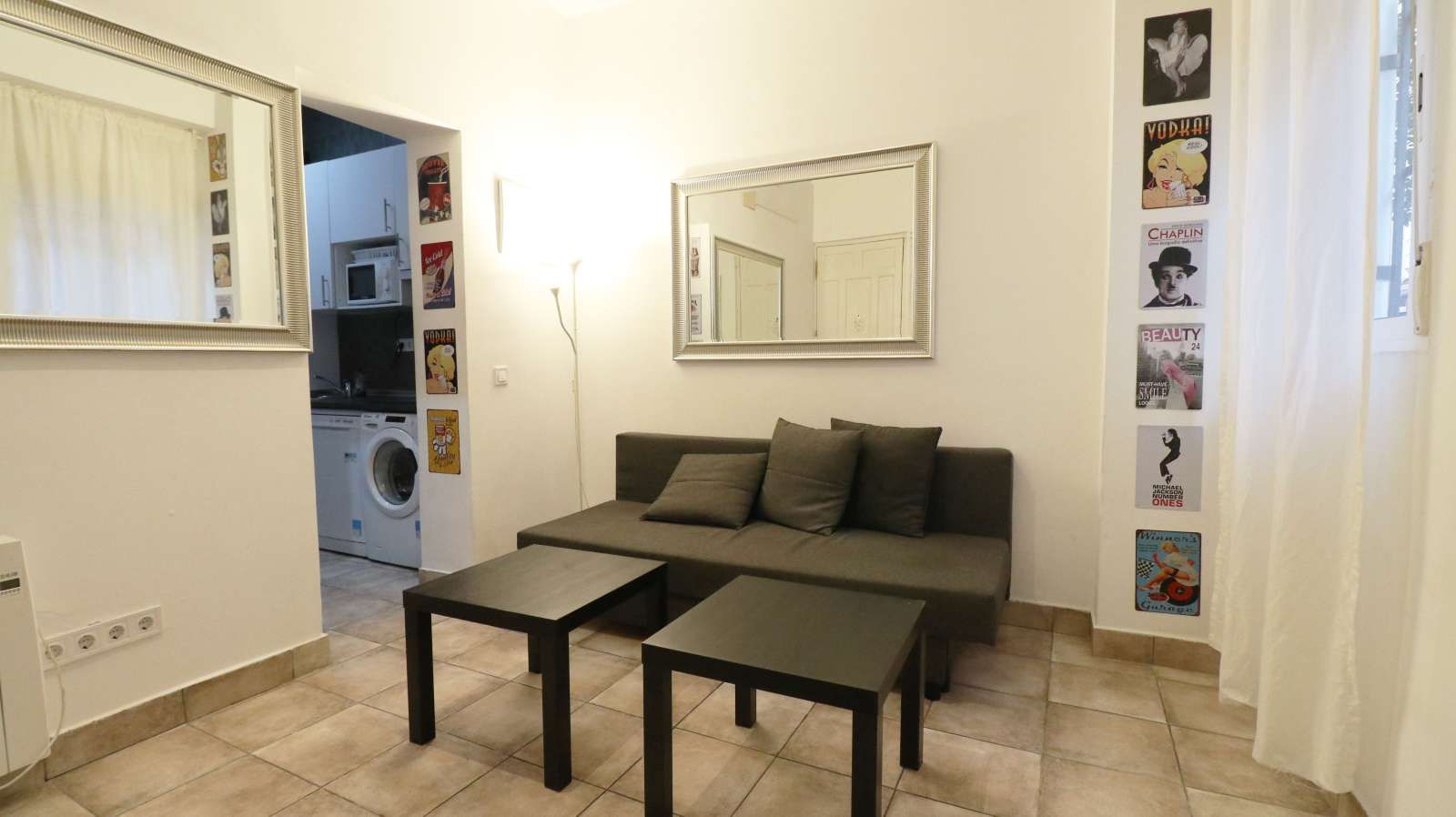 Living room of Apartment to share in  Madrid Capital  with Air Conditioner, Heating and Terrace
