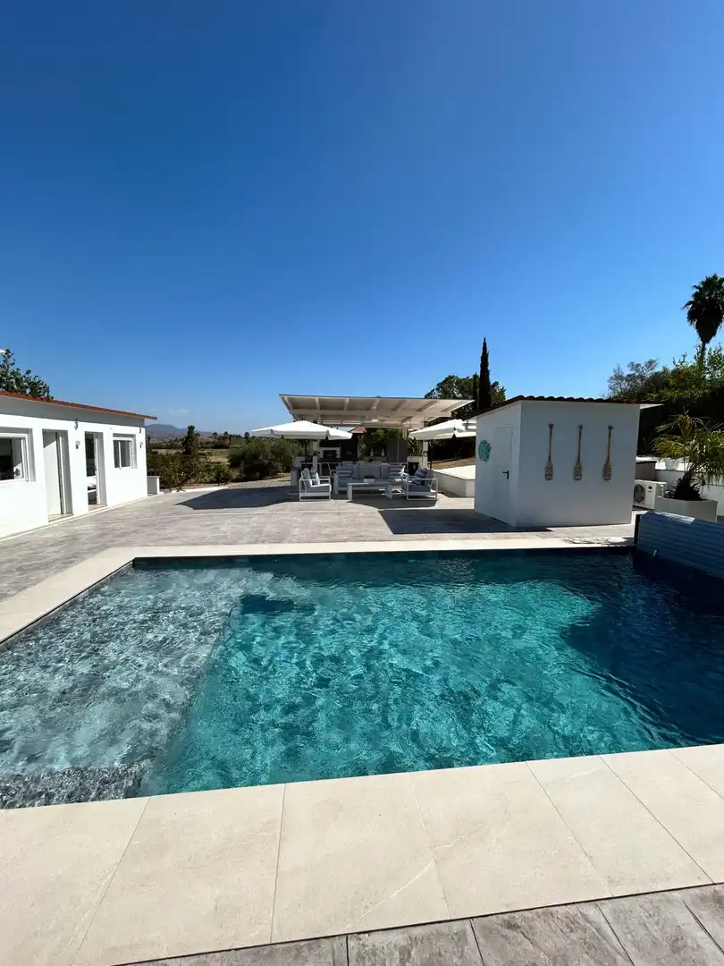 Piscina de Casa o xalet en venda en Cártama amb Aire condicionat, Calefacció i Jardí privat