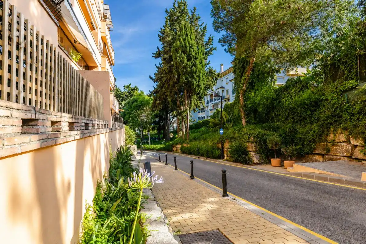 Vista exterior de Dúplex de lloguer en Marbella amb Aire condicionat, Calefacció i Jardí privat