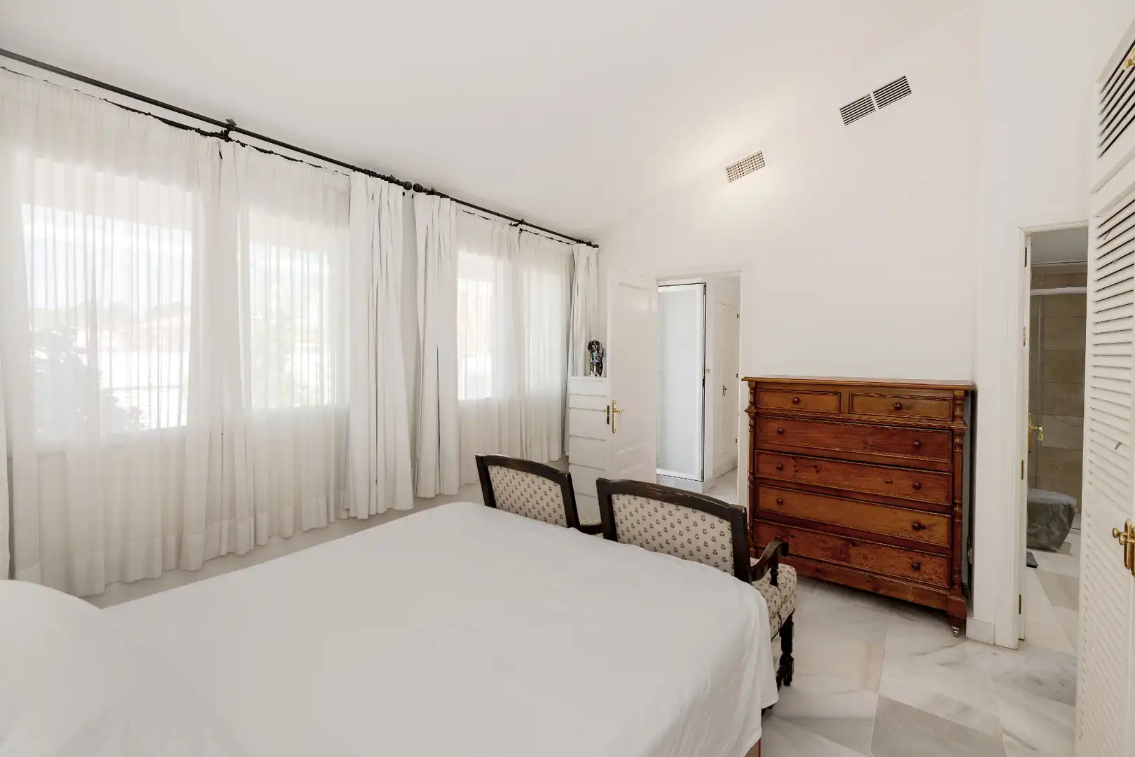 Dormitori de Àtic en venda en Marbella amb Aire condicionat, Calefacció i Terrassa