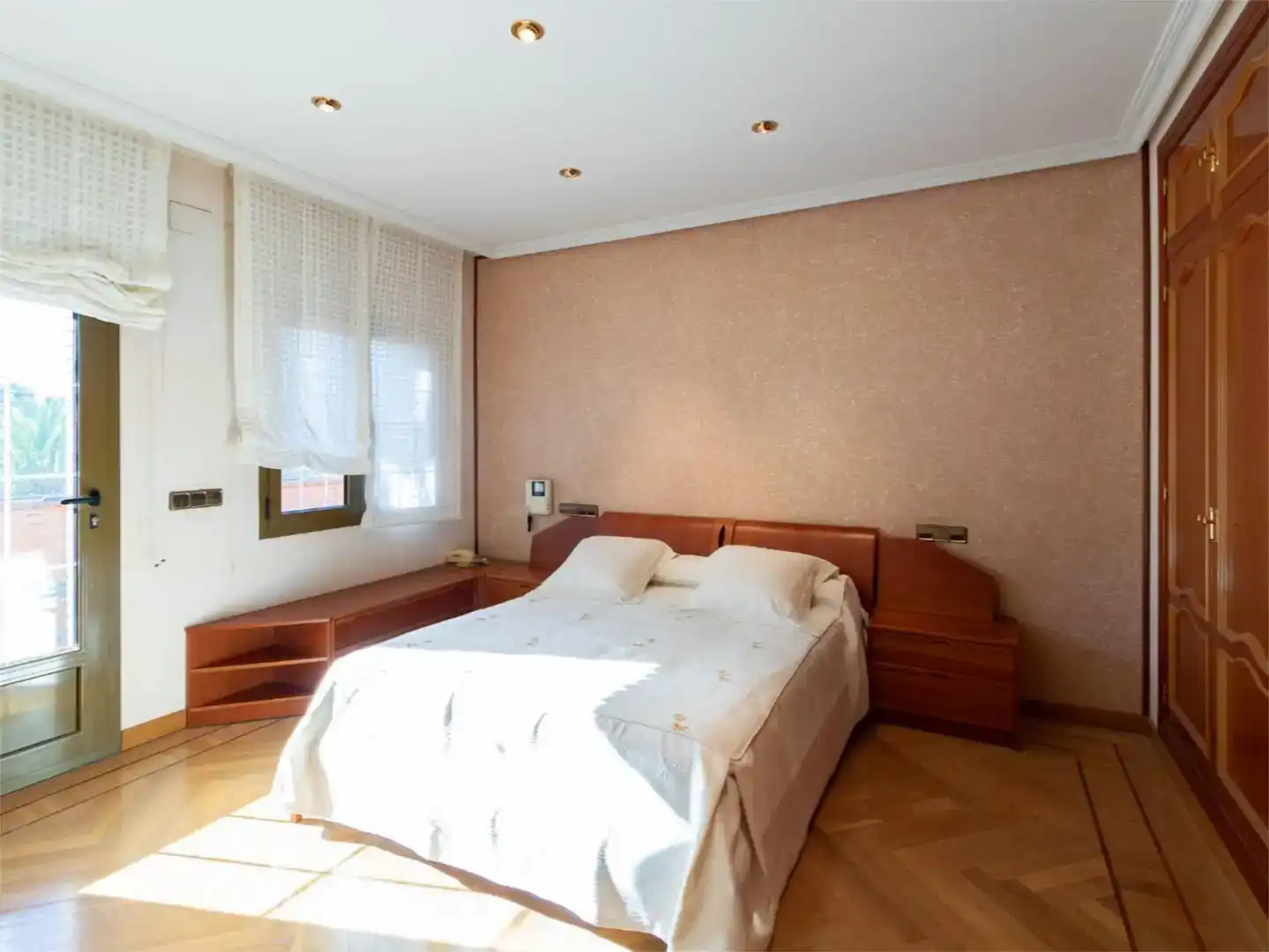 Habitación de Casa o chalet en venta en Boadilla del Monte con Aire acondicionado, Piscina y Balcón
