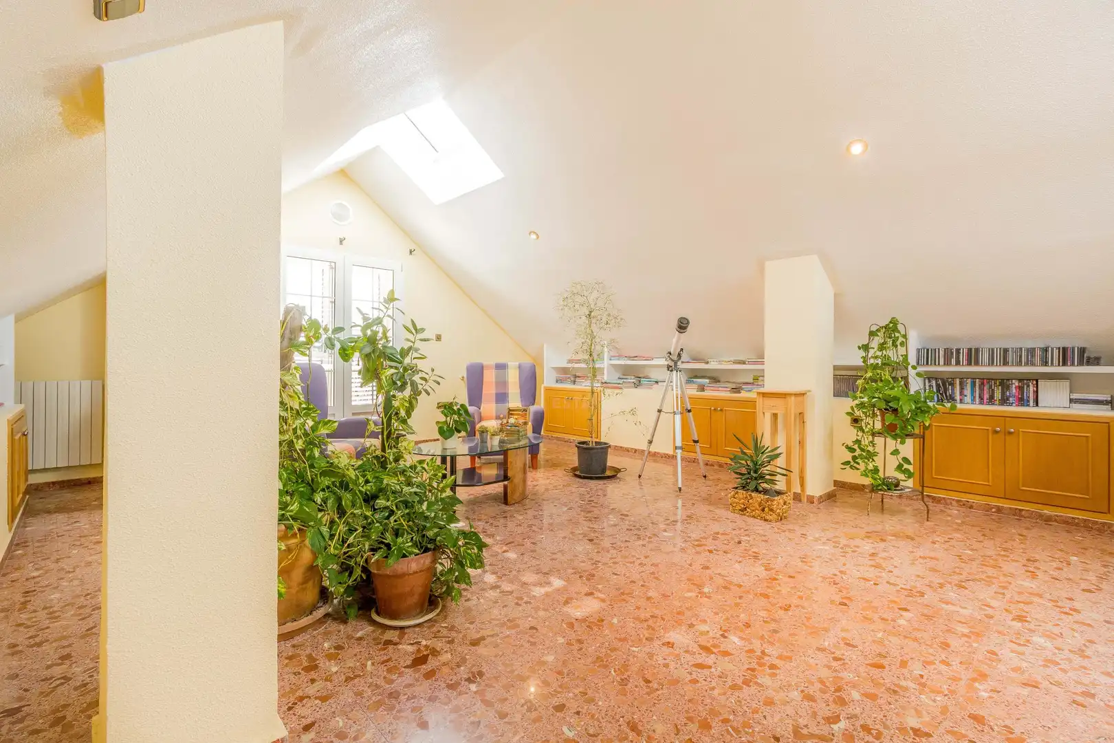 Country homes for sale in Yecla