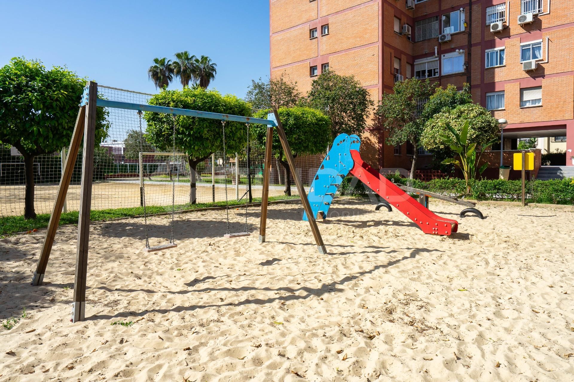 Parking of Attic for sale in  Sevilla Capital  with Air Conditioner, Private garden and Terrace