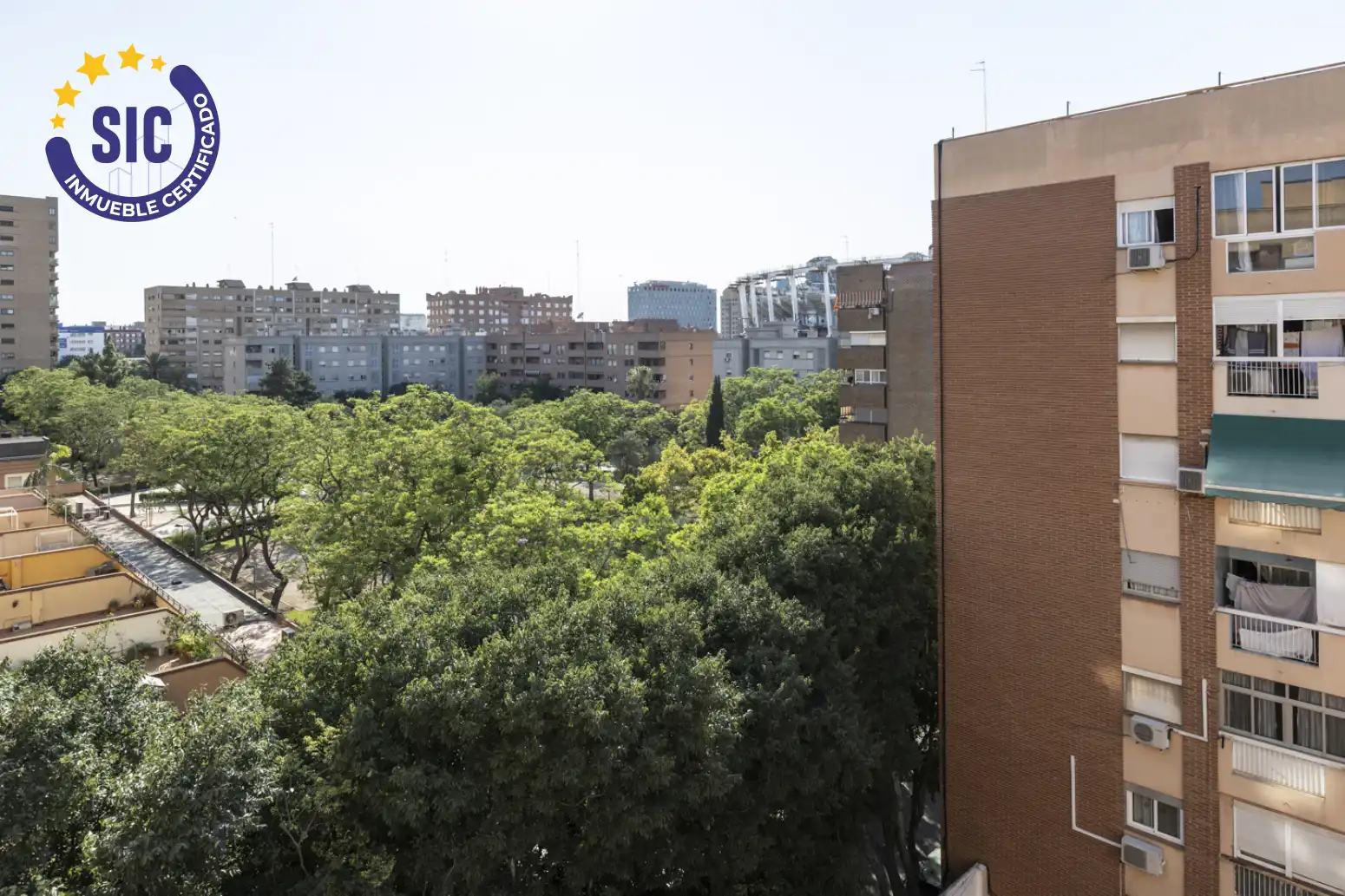 Vista exterior de Pis en venda en Valencia amb Aire condicionat i Balcó