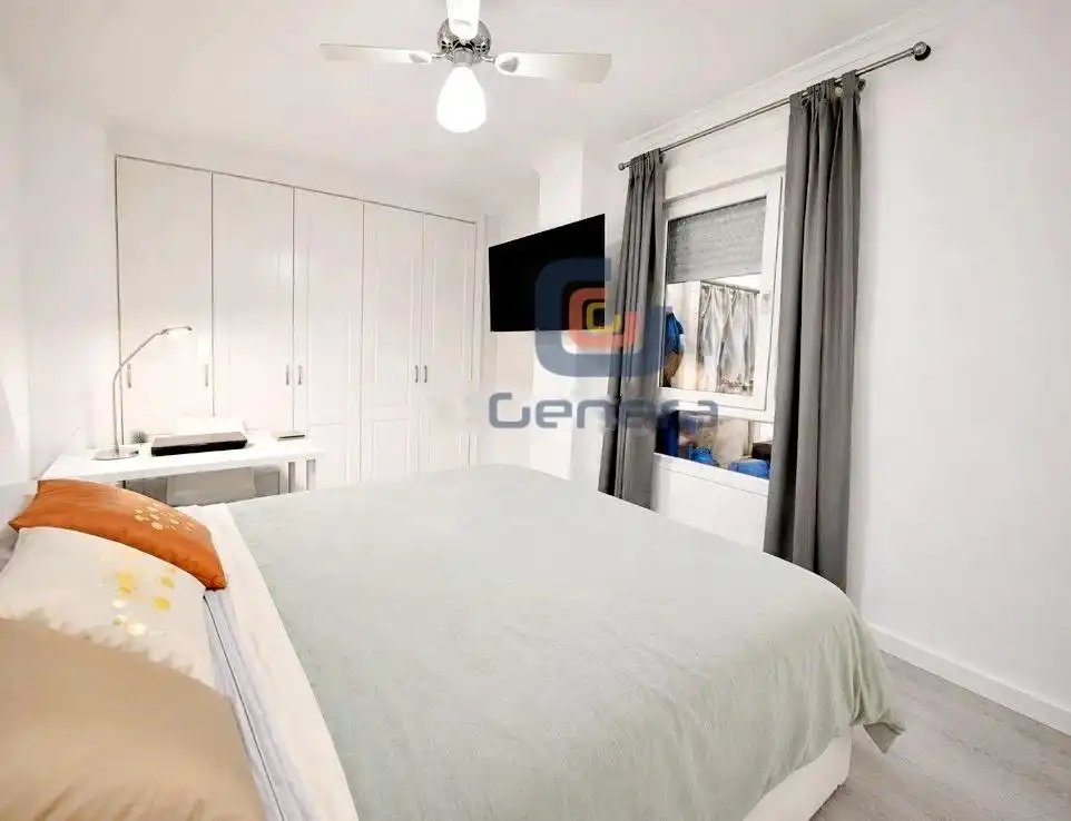 Habitación de Planta baja en venta en Elche / Elx con Aire acondicionado y Amueblado