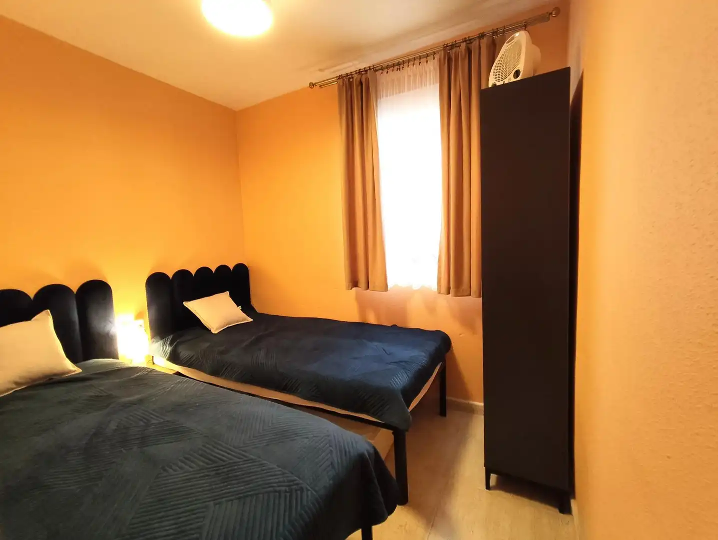 Dormitori de Apartament de lloguer en Torrevieja amb Aire condicionat, Moblat i Balcó
