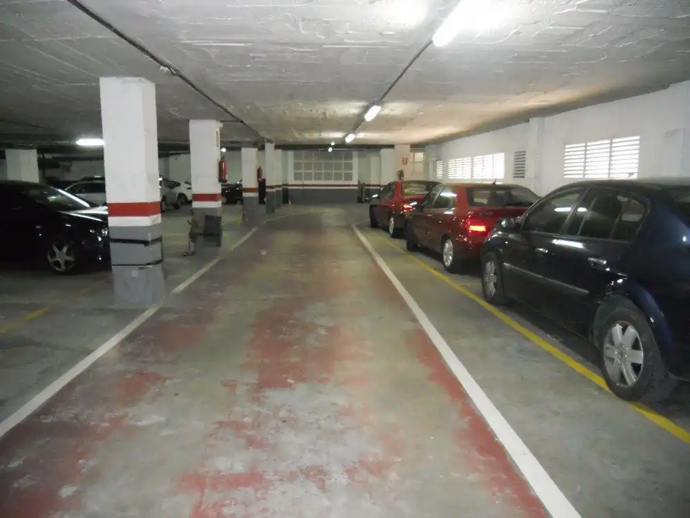 Parkplatz von Garage zur Miete in Cornellà de Llobregat