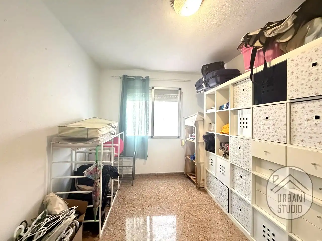 Dormitori de Pis en venda en Alicante / Alacant amb Terrassa