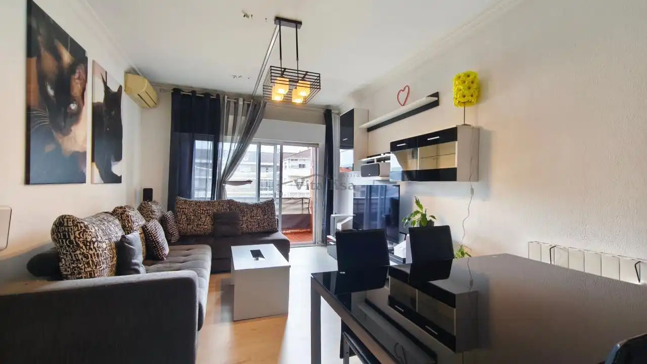 Living room of Flat for sale in Ourense Capital   with Air Conditioner, Heating and Storage room