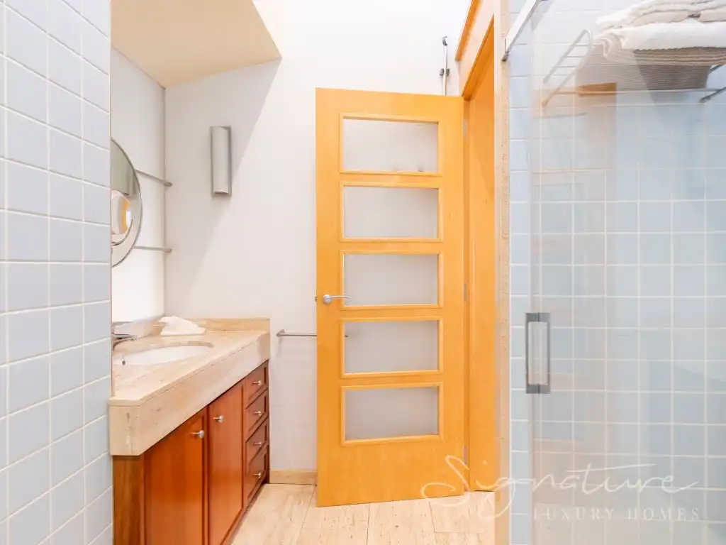 Bathroom of Detached homes for sale in Sant Cugat del Vallès  with Air Conditioner, Private garden and Terrace