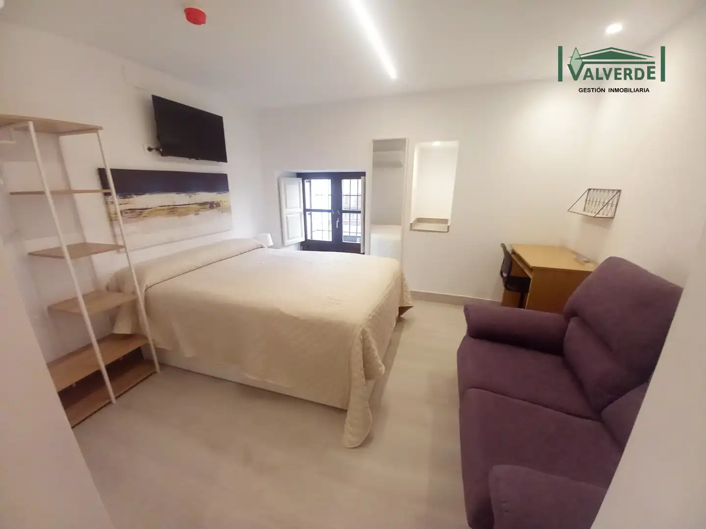 Habitación de Estudio de alquiler en Granada con Aire acondicionado, Calefacción y Amueblado