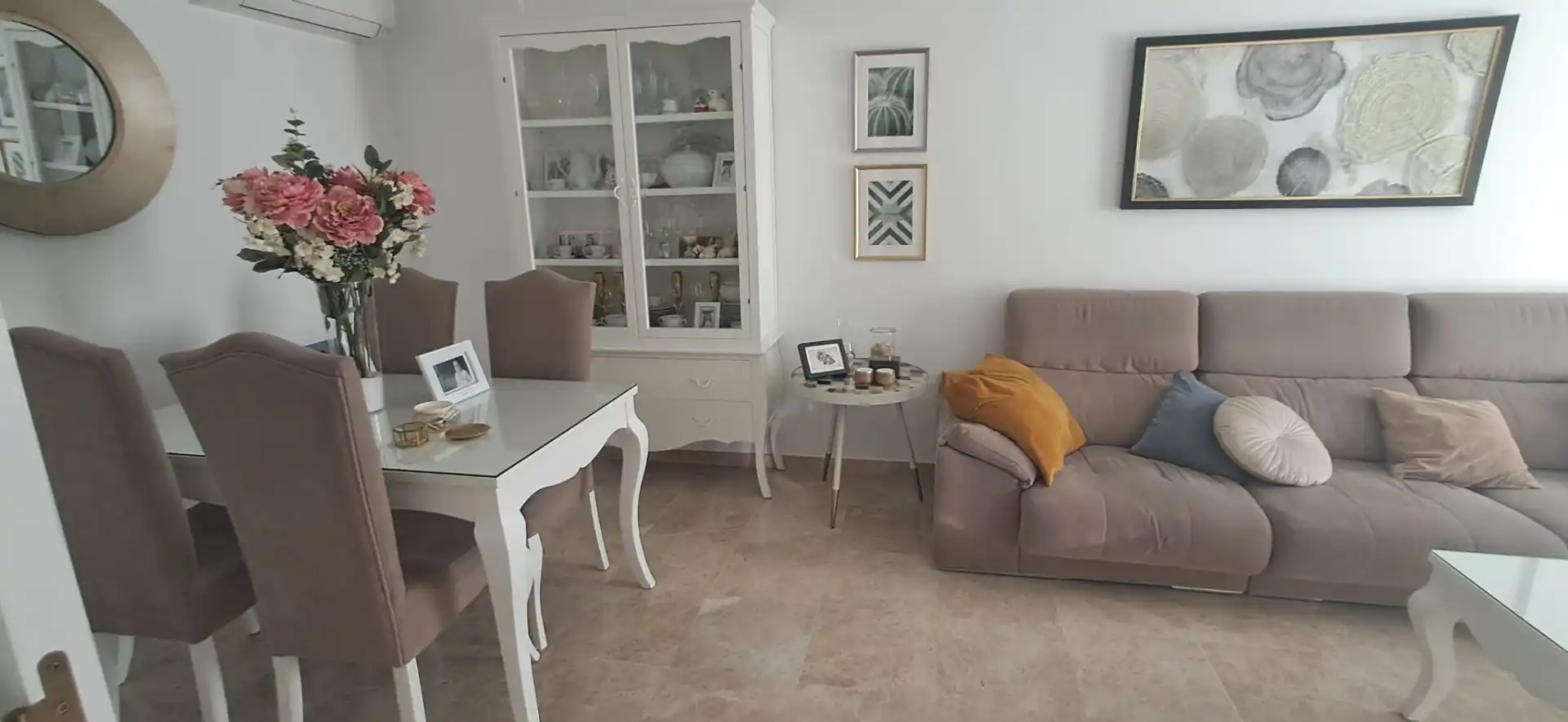 Sala de estar de Casa adosada en venta en Utrera con Aire acondicionado y Trastero