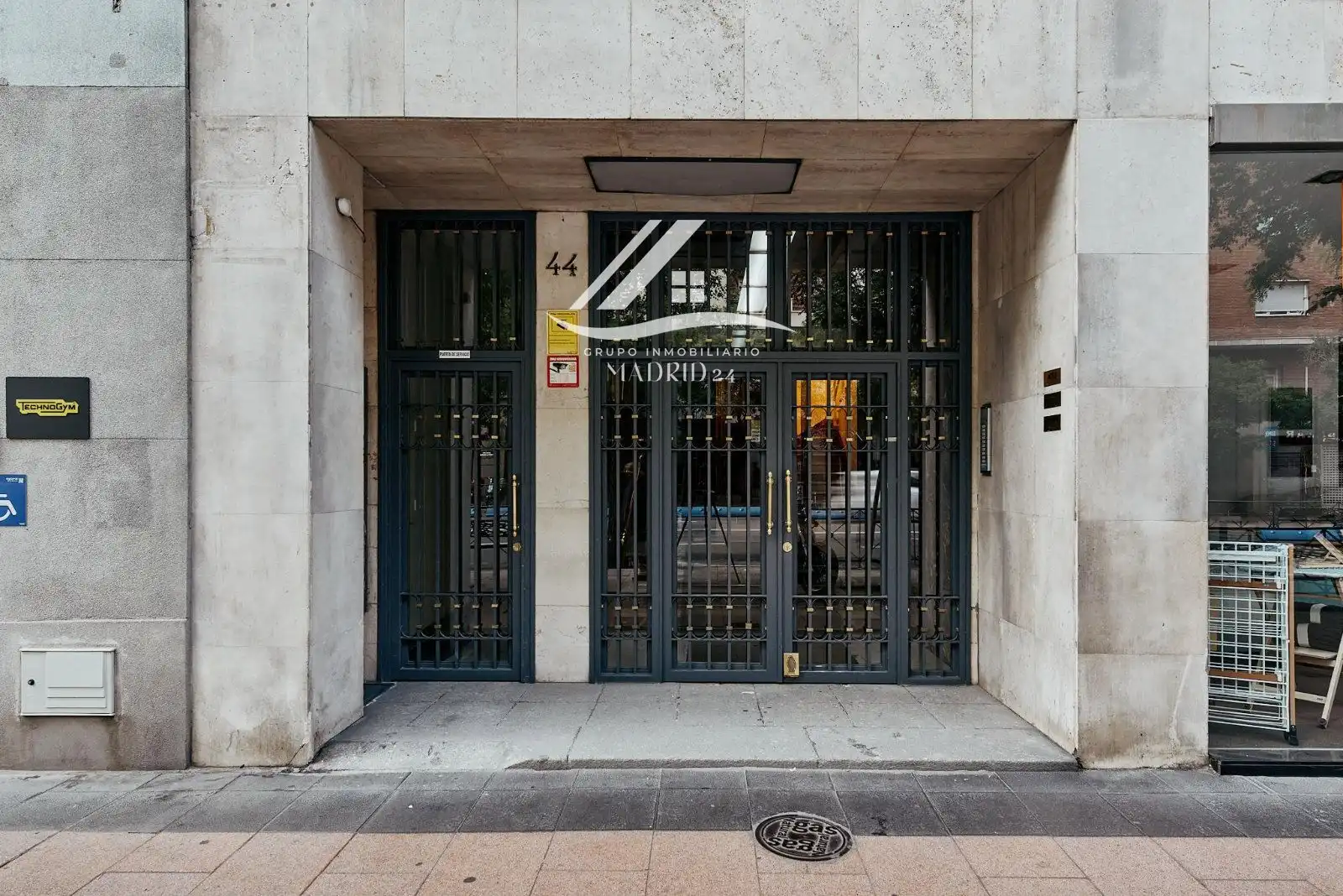 Flat with lift for sale in Calle de Diego de León, imagen 3