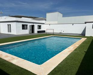 Piscina de Casa o xalet de lloguer en La Línea de la Concepción amb Aire condicionat