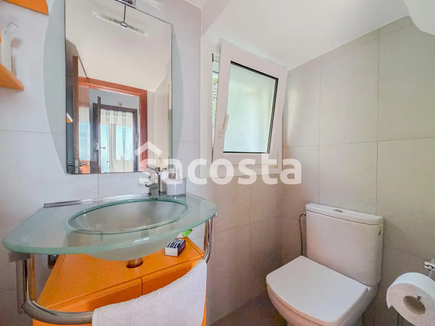 Badezimmer von Haus oder Chalet zum Verkauf in Lloret de Mar mit Klimaanlage, Heizung und Terrasse