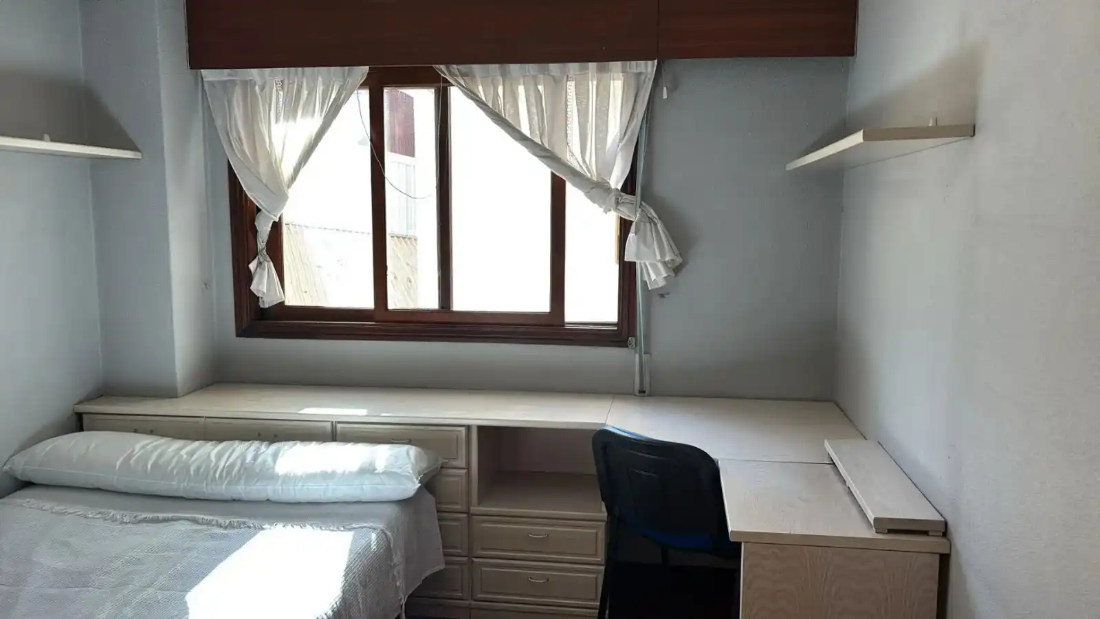Habitación de Piso de alquiler en Vigo  con Calefacción, Parquet y Terraza