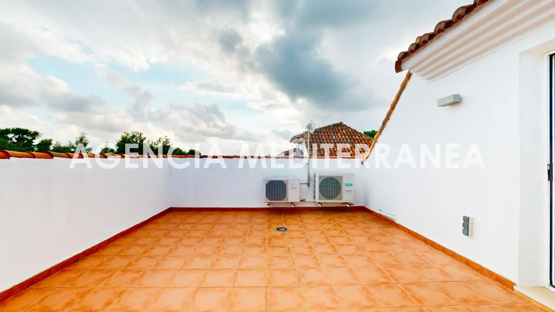 Casa adosada en venta en Calle PUIGCAMPANA, Casas Verdes