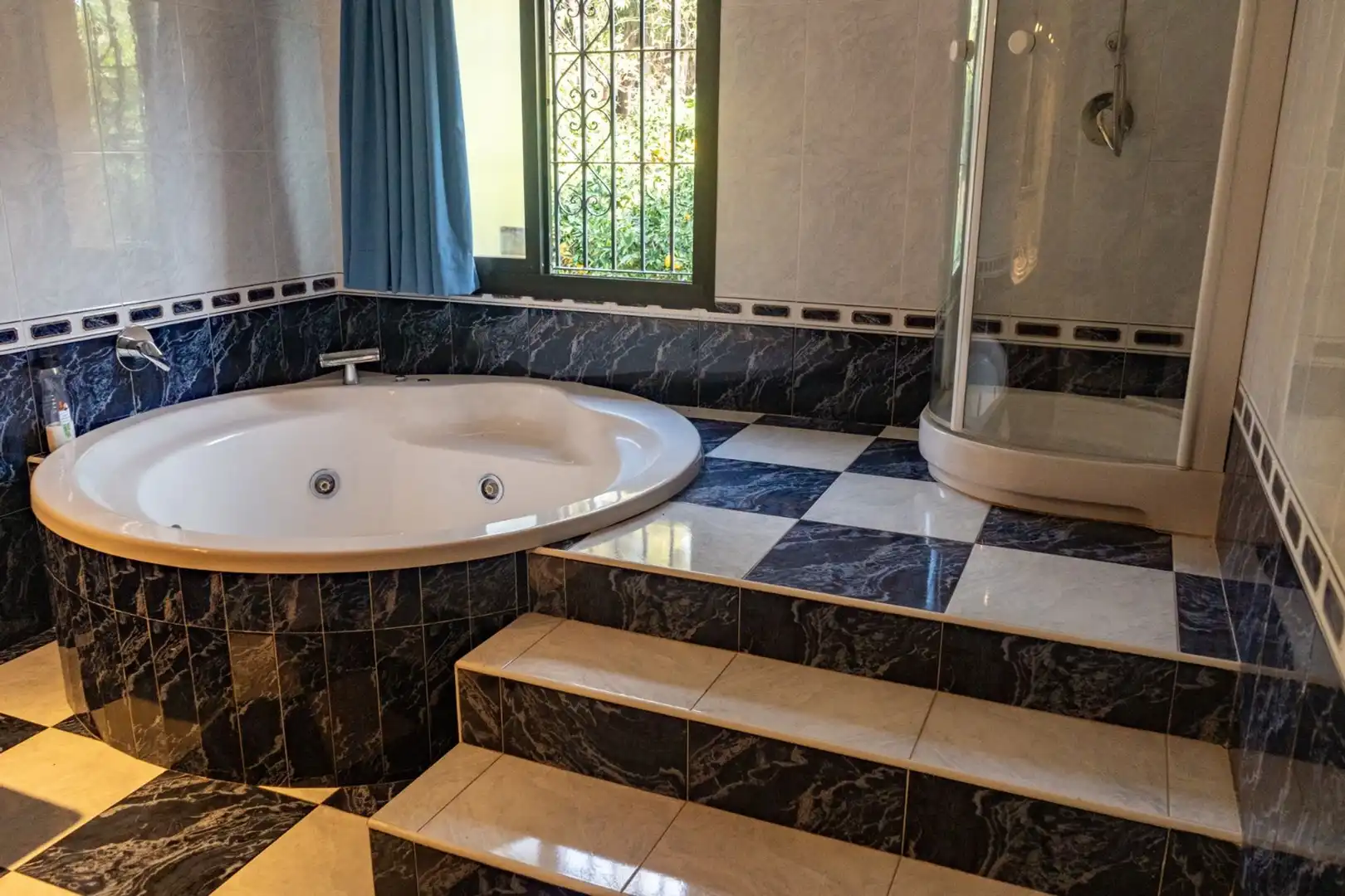 Bany de Casa o xalet en venda en Marbella amb Terrassa