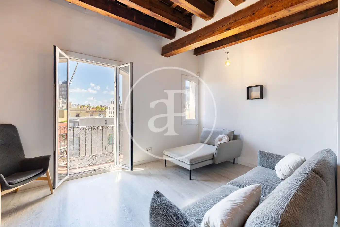 Sala d'estar de Pis en venda en Barcelona amb Aire condicionat, Calefacció i Balcó