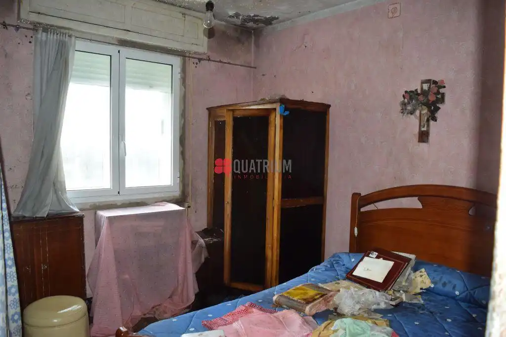 Habitación de Edificio en venta en A Estrada 