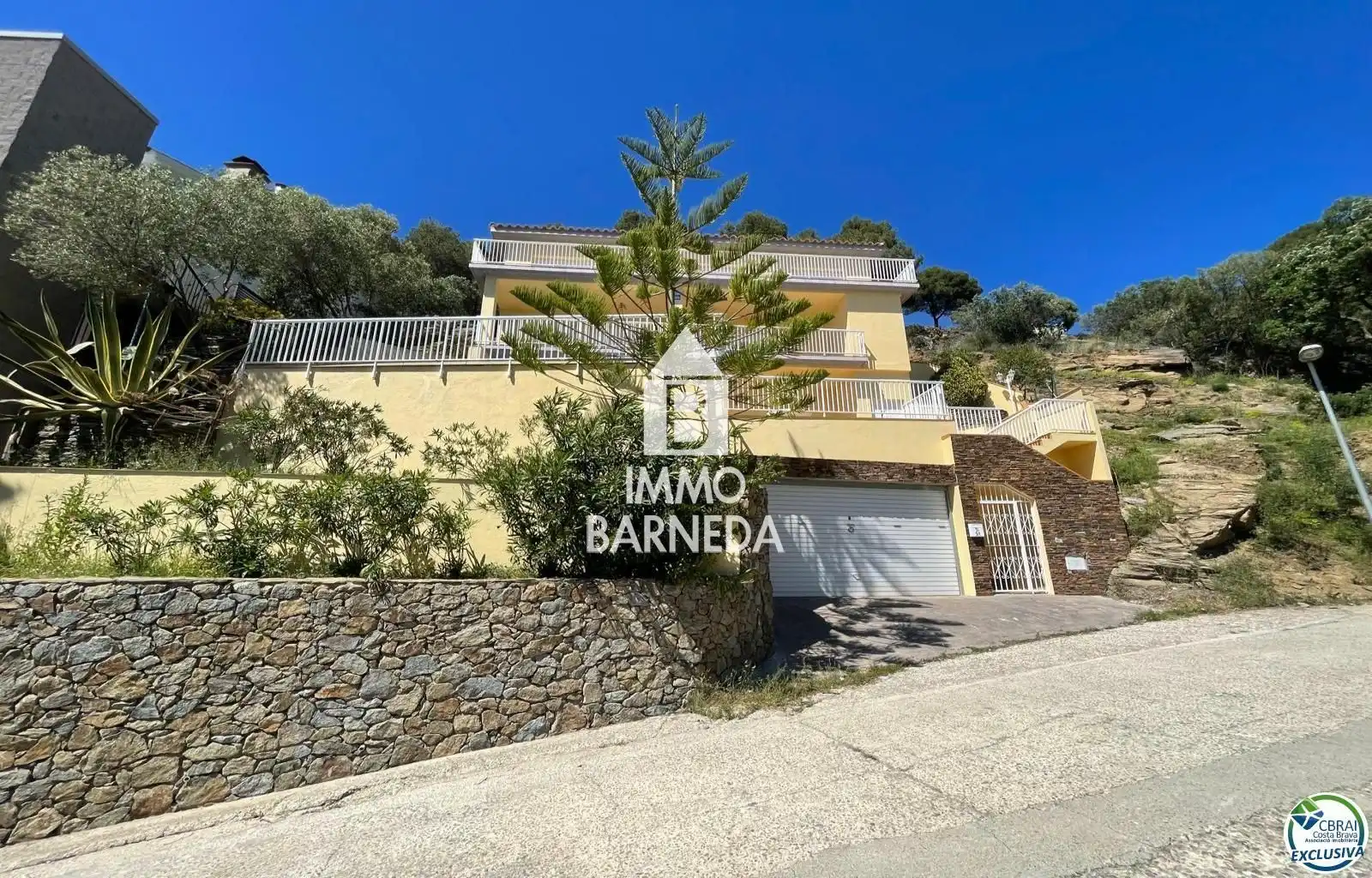 Vista exterior de Casa o xalet en venda en Roses amb Calefacció, Jardí privat i Terrassa