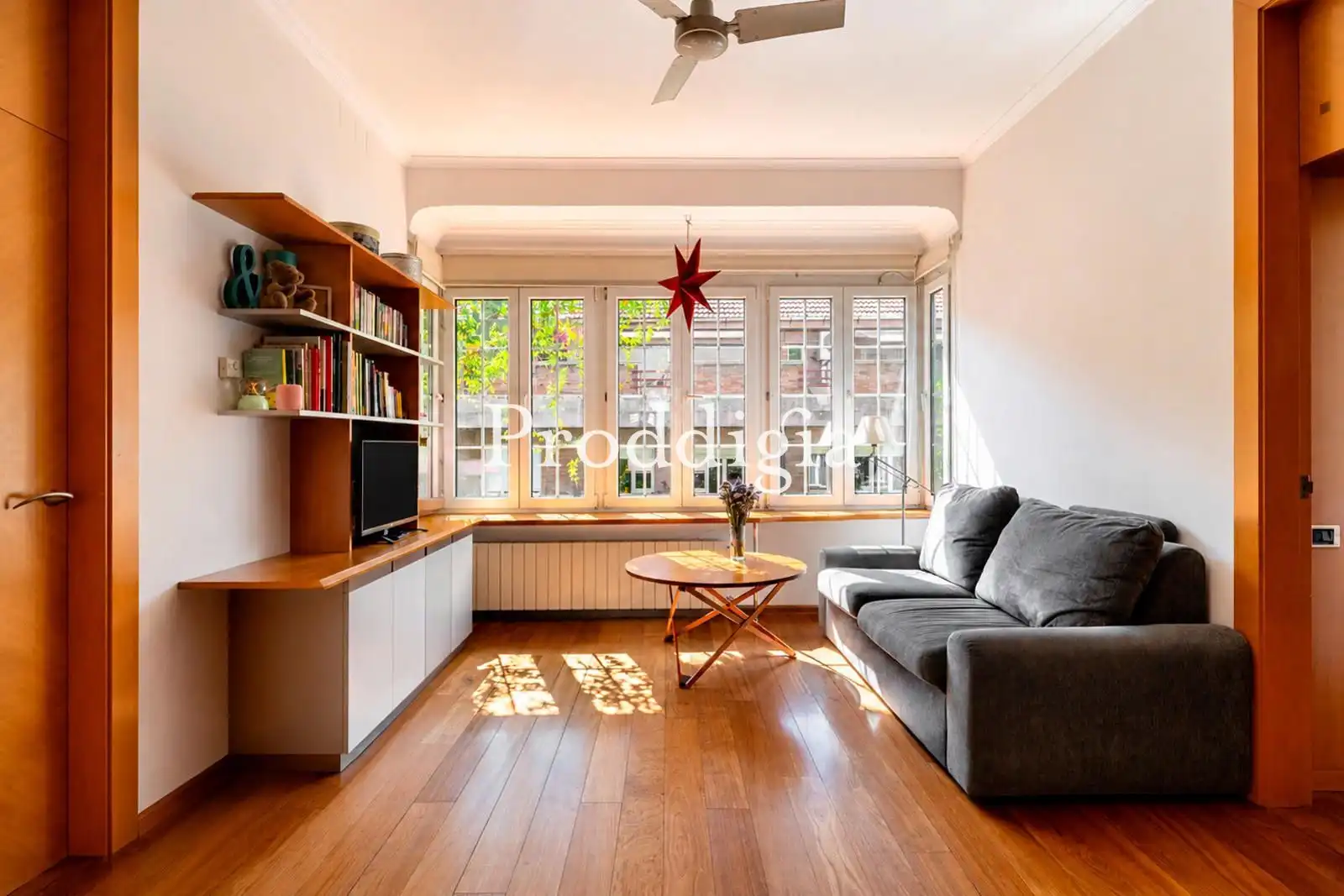 Wohnzimmer von Wohnung zum Verkauf in Barcelona mit Klimaanlage, Heizung und Privatgarten