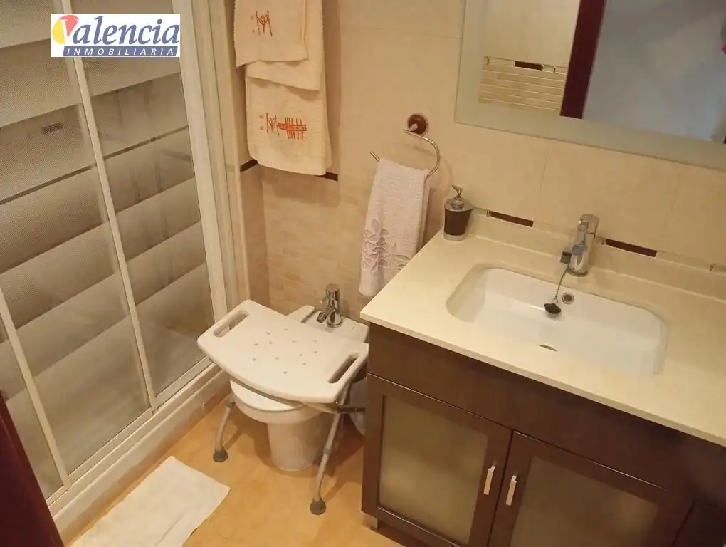 Bathroom of Flat for sale in Valencia