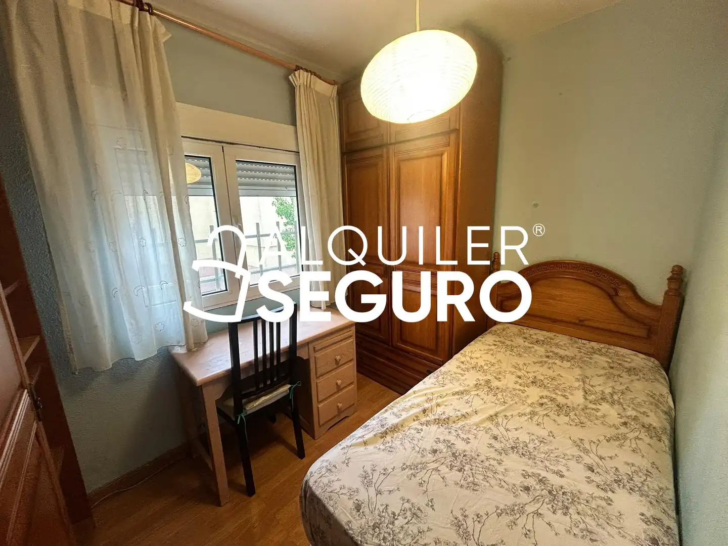Bedroom of Flat for rent in Madrid  with Air Conditioner, Heating and Furnished