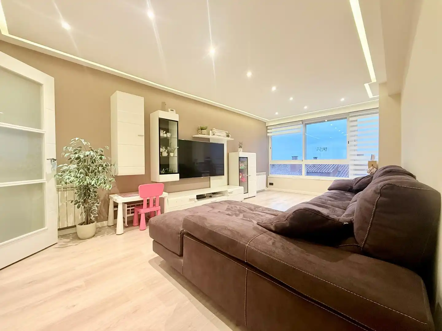 Sala de estar de Piso en venta en Vigo  con Calefacción, Trastero y Amueblado