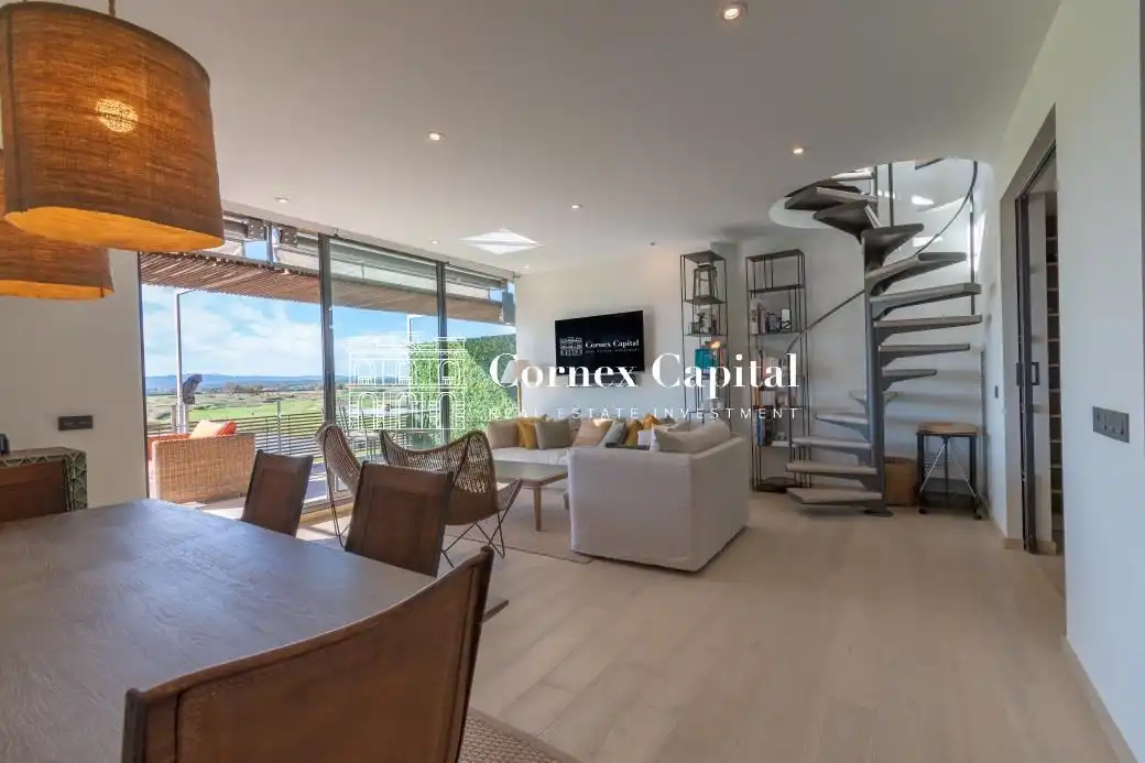 Sala de estar de Dúplex en venta en Gualta con Calefacción, Jardín privado y Terraza