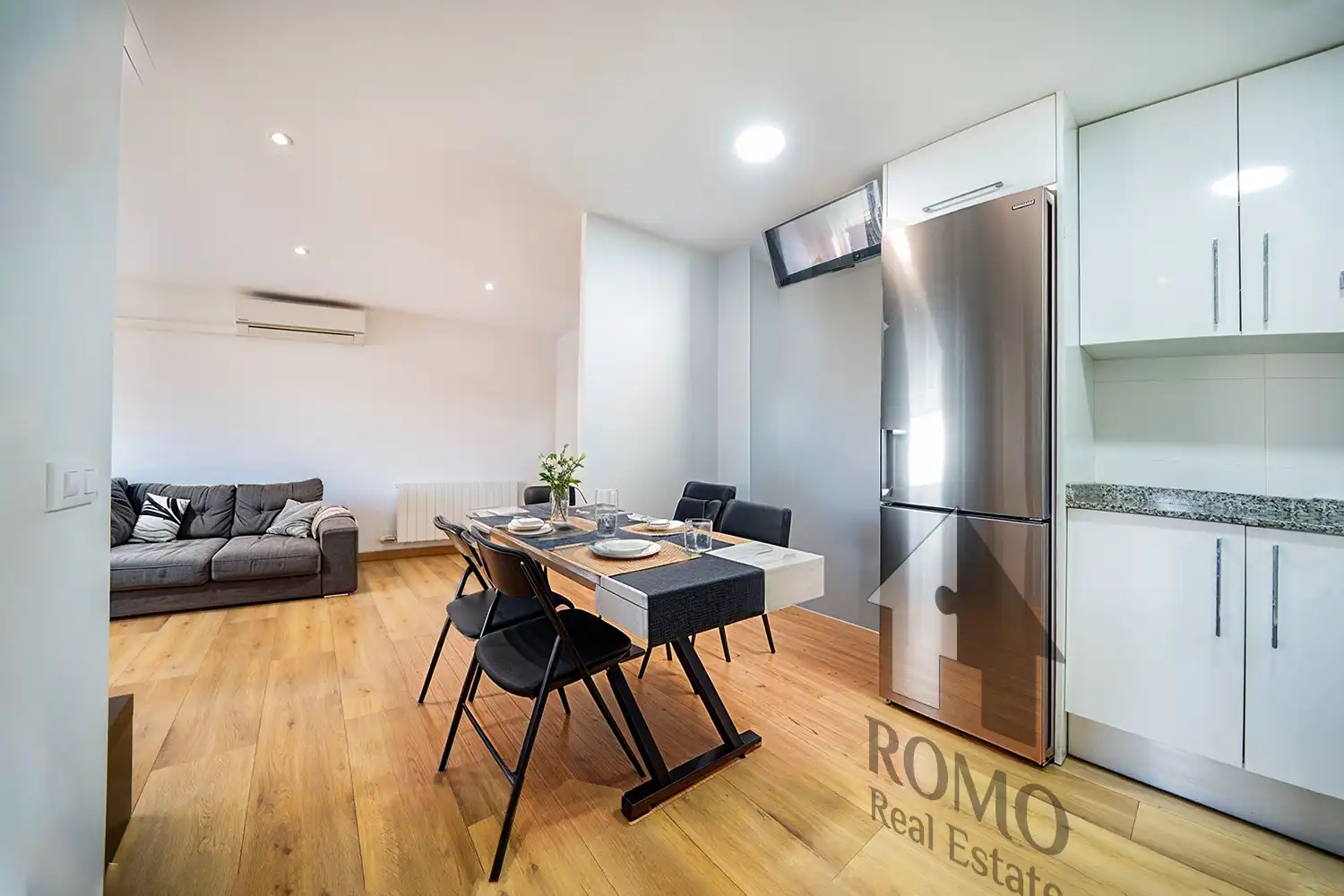 Vista exterior de Piso en venta en Polinyà con Aire acondicionado, Calefacción y Parquet