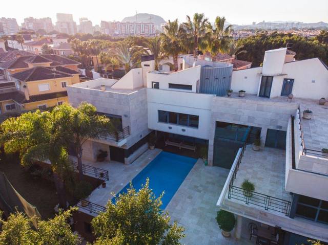 Casa-chalet en Venta en Alicante Golf