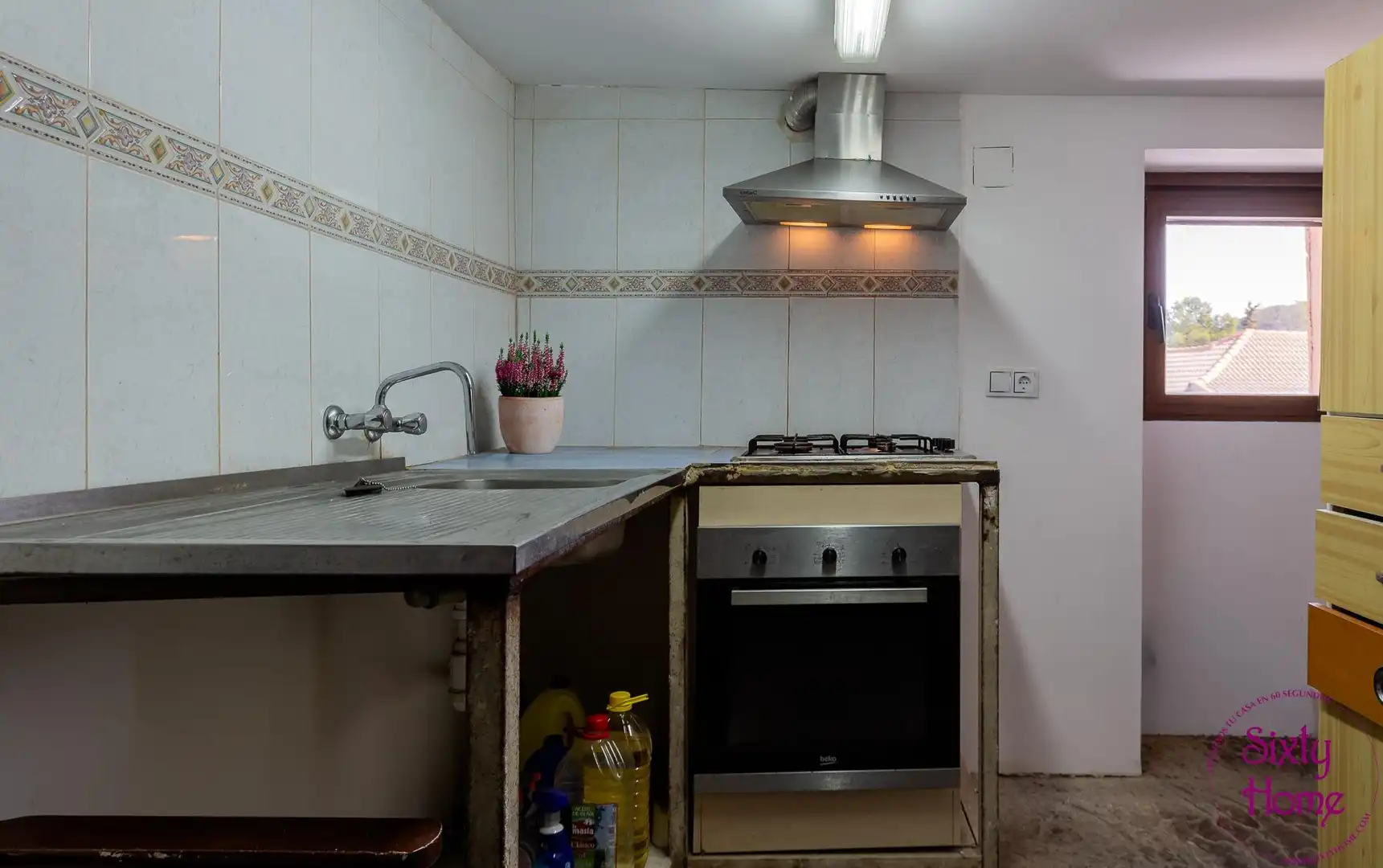 Kitchen of Houses for sale in Jaca  with Parquet flooring and Balcony