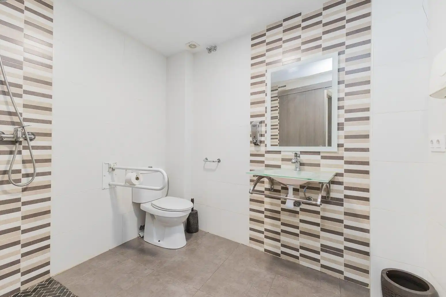 Baño de Local en venta en Mislata con Aire acondicionado