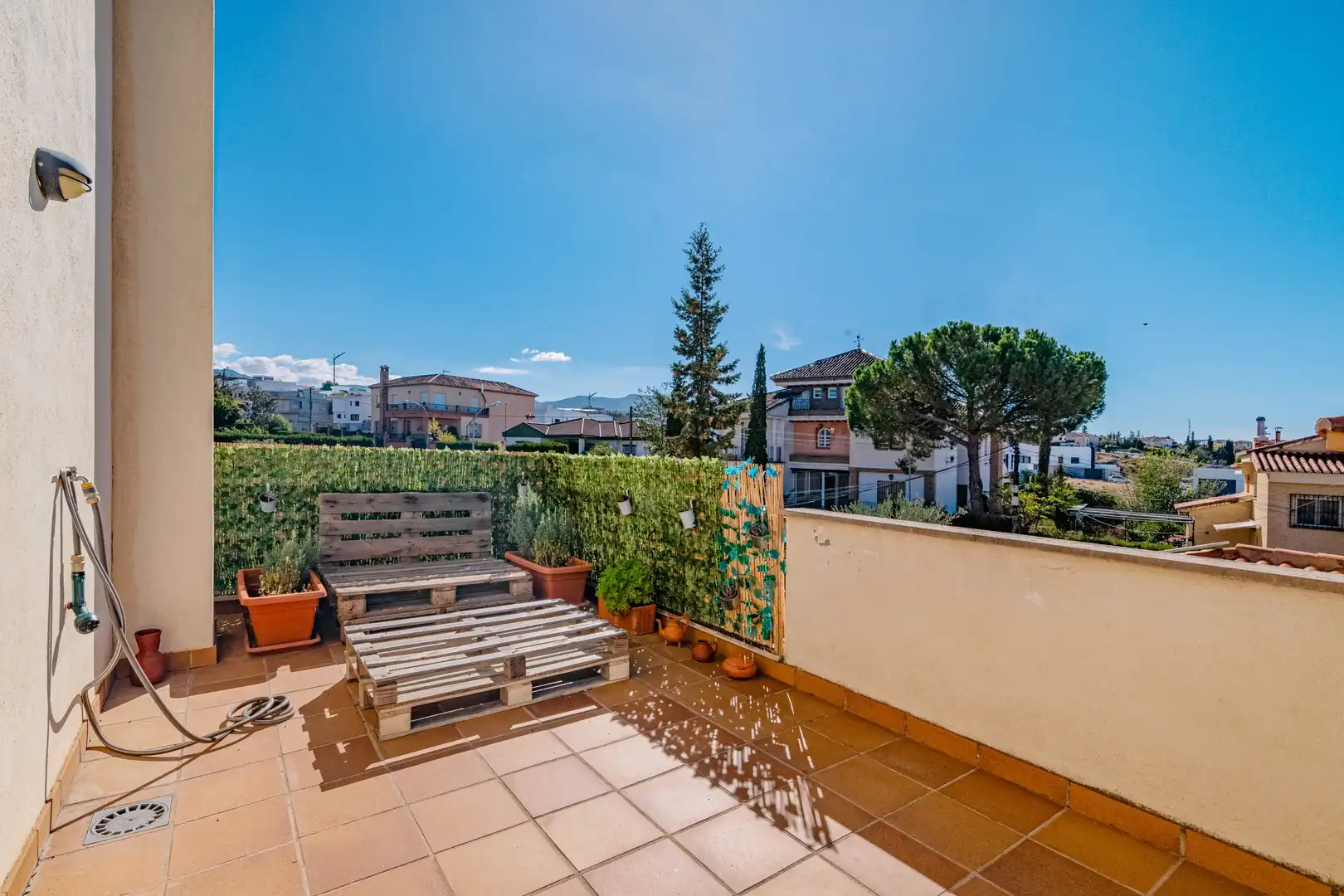 Terrassa de Casa o xalet en venda en La Zubia amb Calefacció i Jardí privat