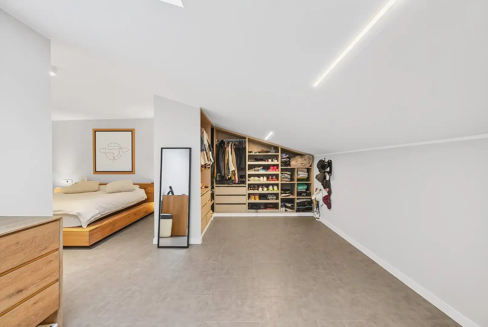 Schlafzimmer von Dachboden zum Verkauf in Escaldes – Engordany mit Heizung, Terrasse und Abstellraum