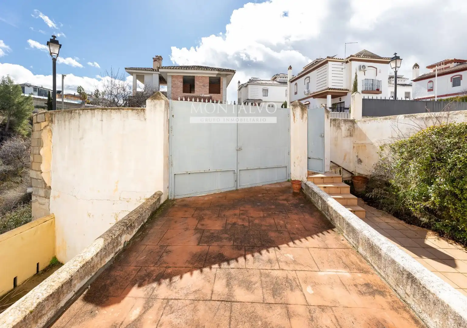 Vista exterior de Casa o chalet en venta en Gójar con Calefacción y Piscina
