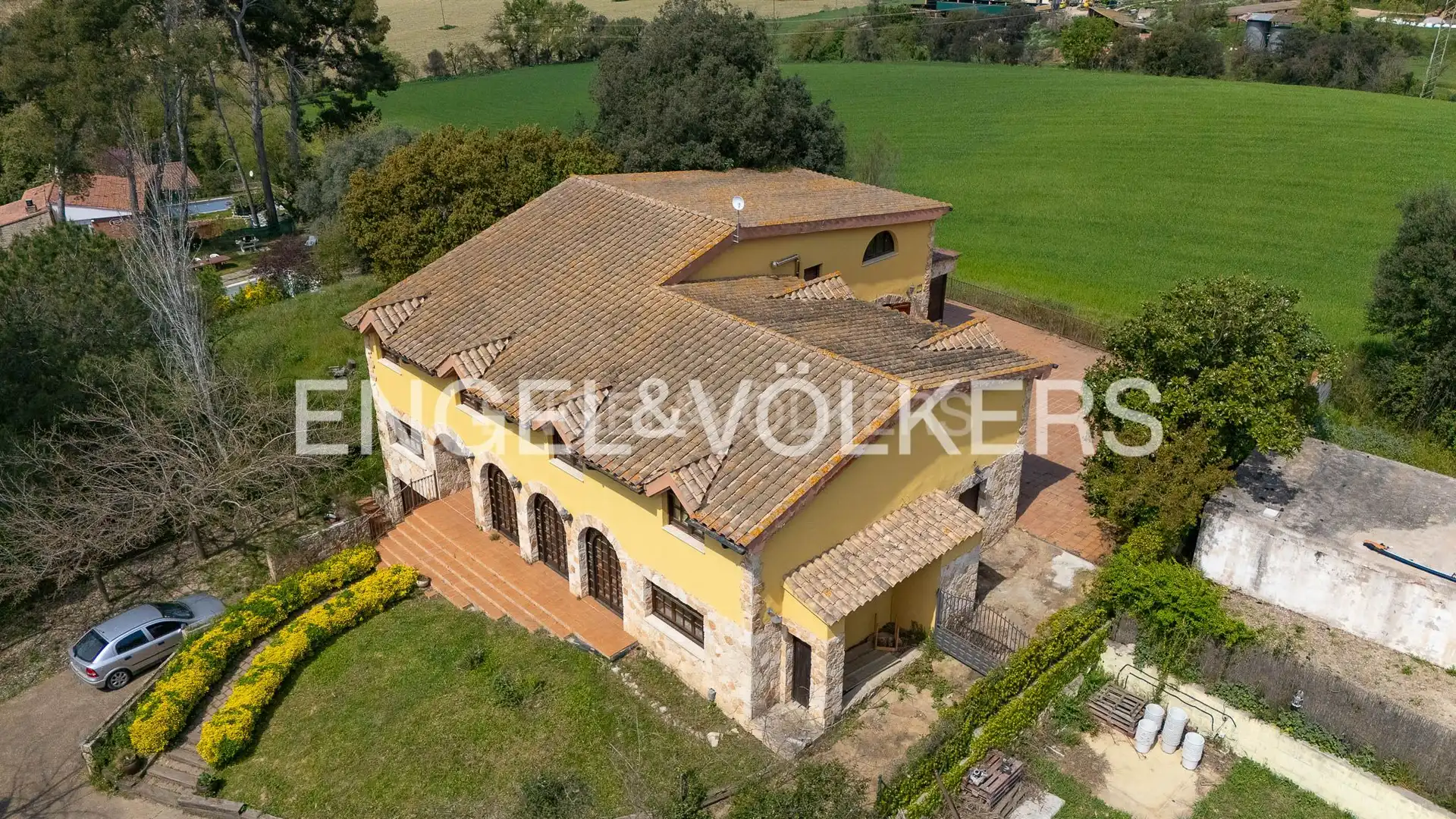 Vista exterior de Casa o chalet en venta en Montcada i Reixac con Calefacción, Jardín privado y Terraza