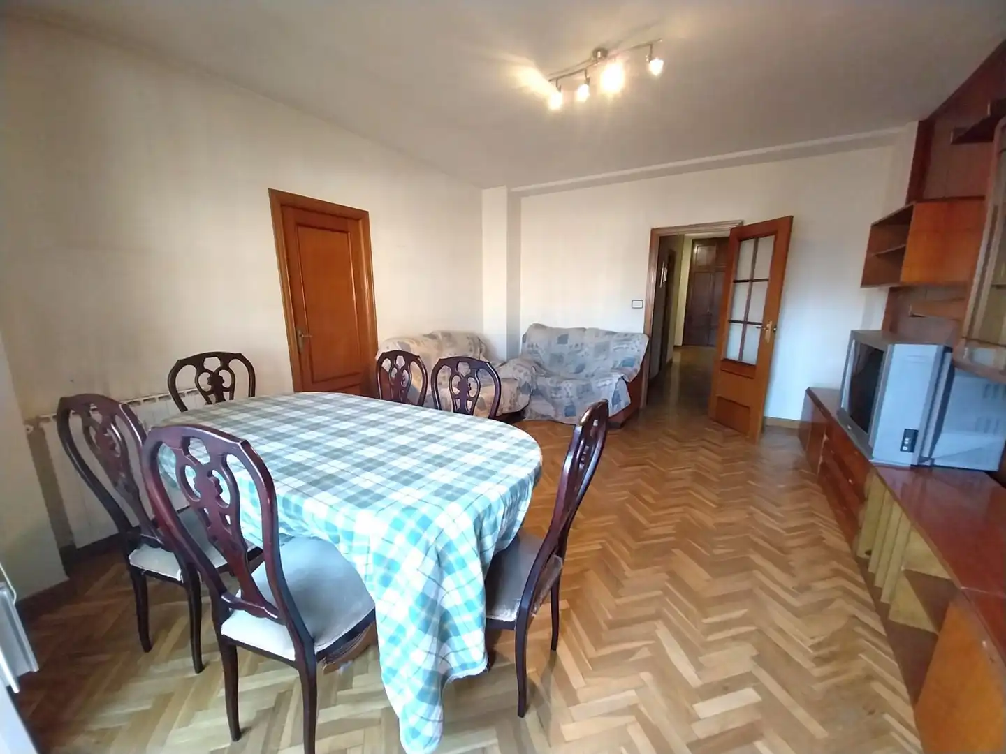 Comedor de Piso en venta en Valladolid con Calefacción, Parquet y Balcón