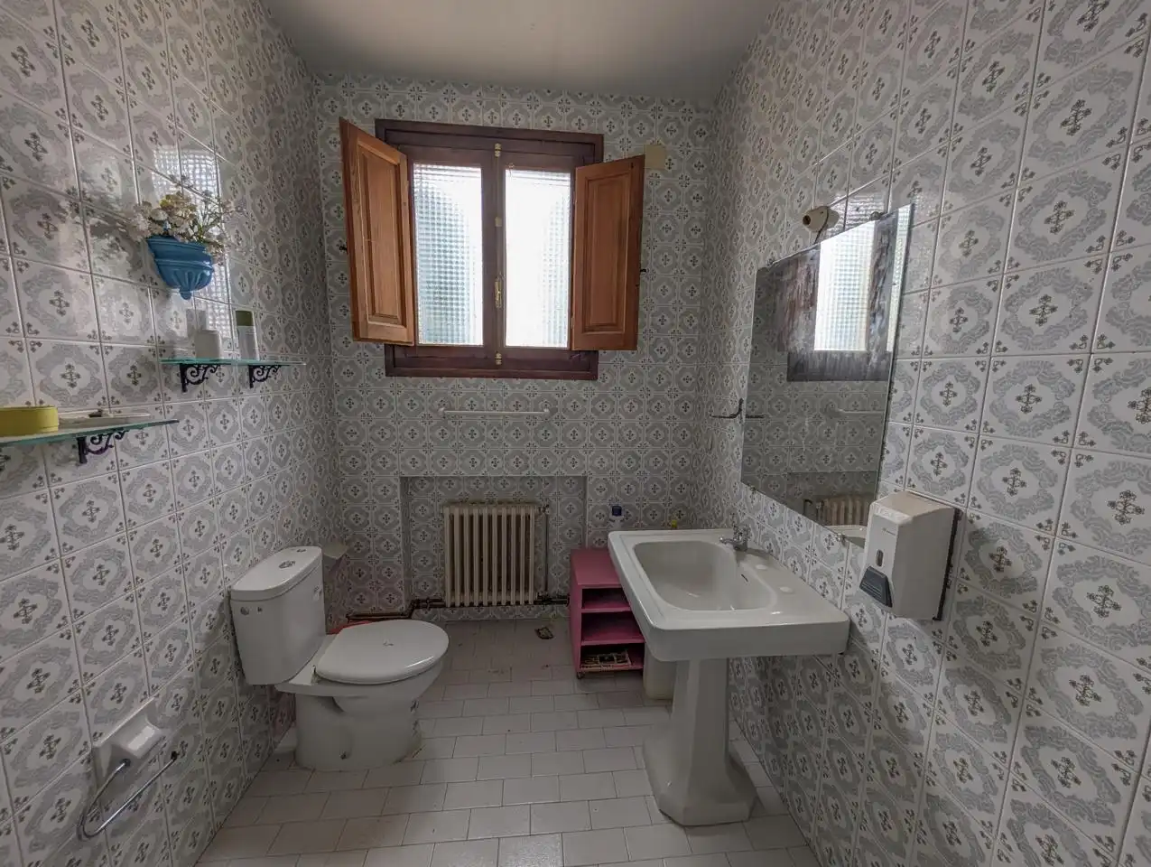 Baño de Finca rústica en venta en Pozorrubio de Santiago con Jardín privado, Piscina y Sauna