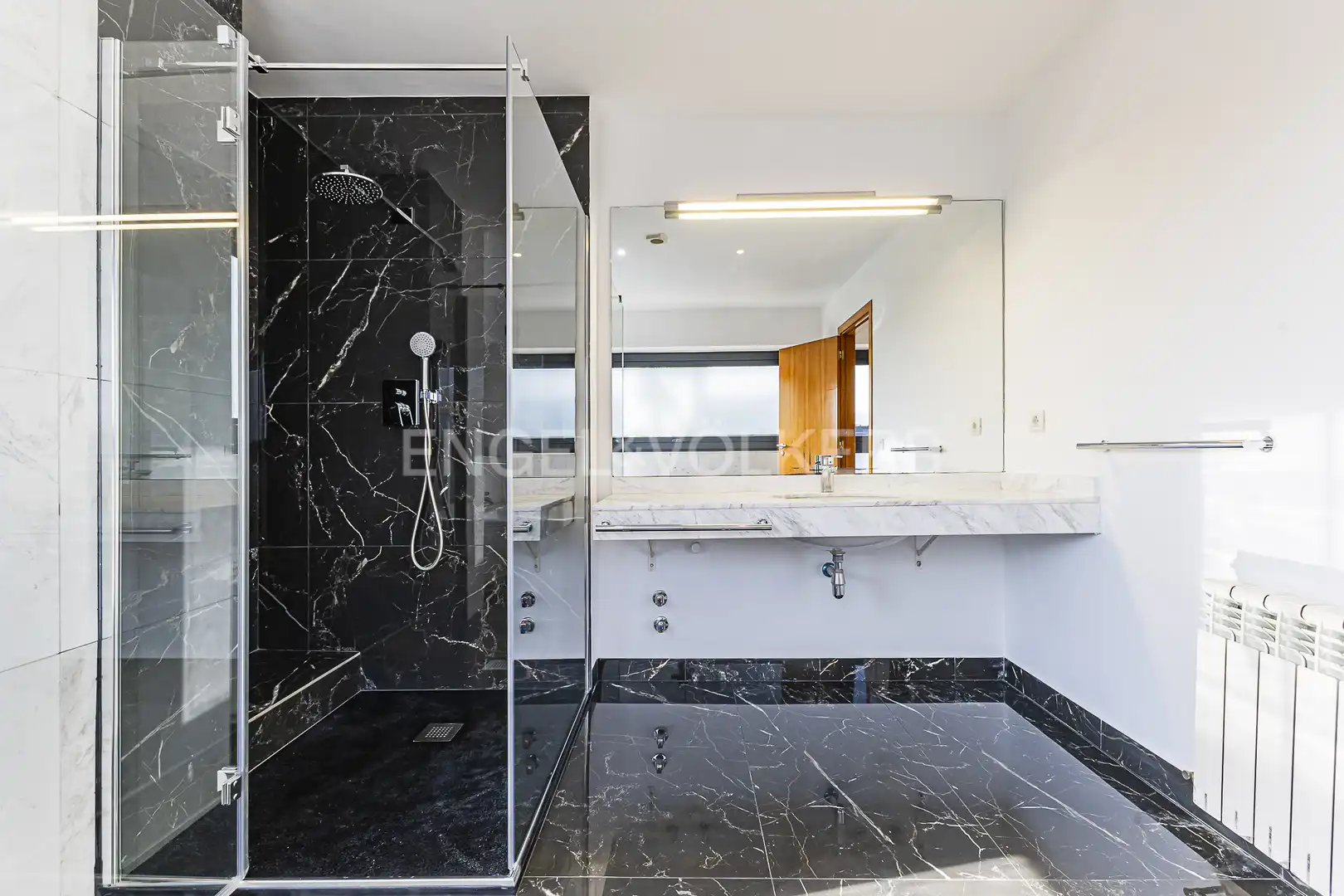 Bathroom of Houses for sale in Sant Cugat del Vallès  with Air Conditioner, Heating and Private garden