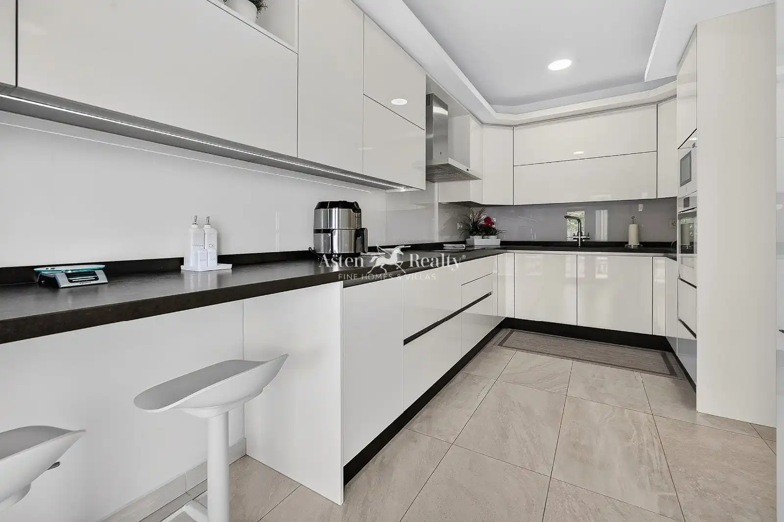 Cocina de Casa adosada en venta en Arona con Aire acondicionado, Jardín privado y Terraza